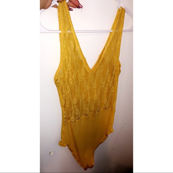 Yellow lace body suit - Picture 2 of 2